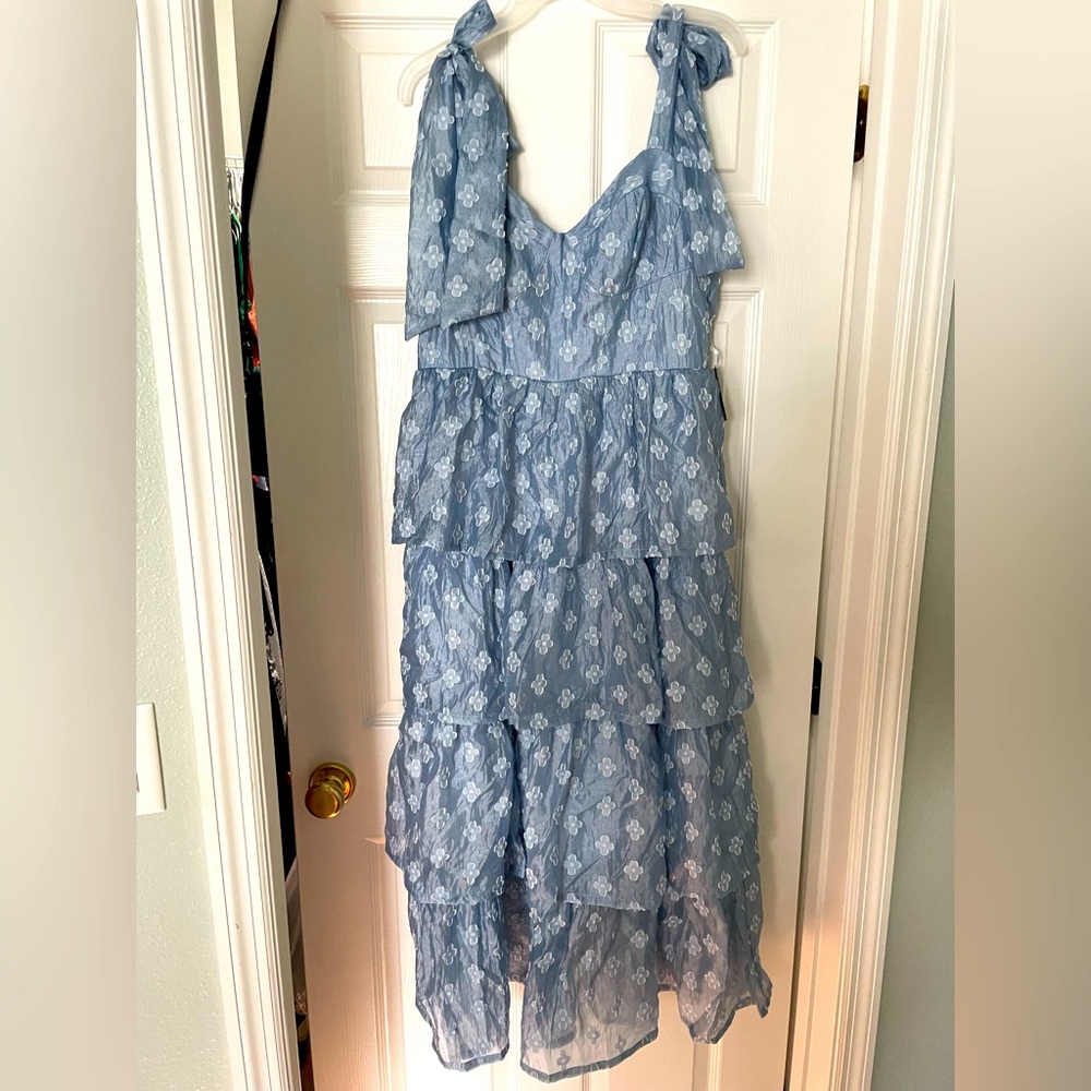 NWOT Lulu’s blue flora ruffled dress